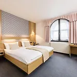 Monika Hotel 4*