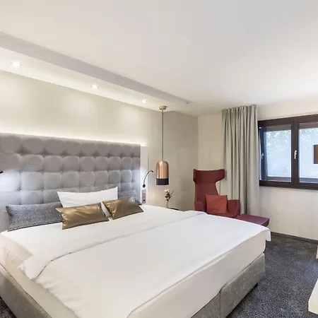 莫妮卡酒店 酒店 4*