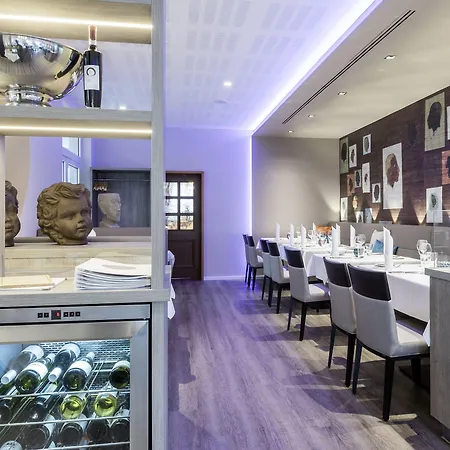 莫妮卡酒店 酒店